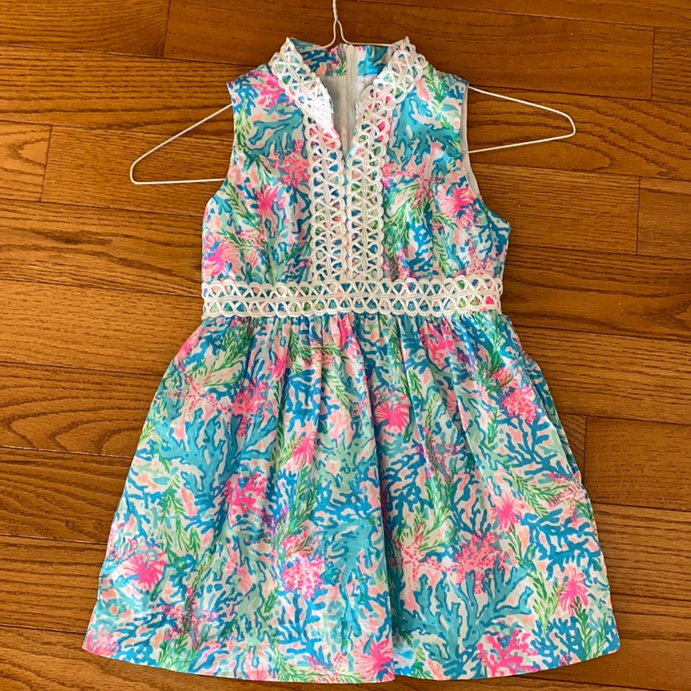 Lilly Pulitzer Franci size 7.